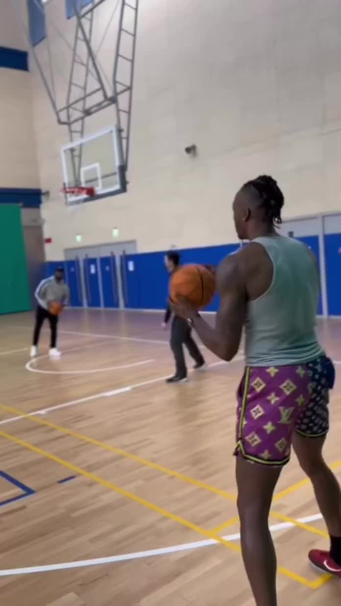 明天要復(fù)出！霍華德ins曬訓(xùn)練視頻：超人就要回歸賽場(chǎng)！（霍華德的ins賬號(hào)）